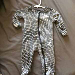 Nike onesie 0-3 mos boy
